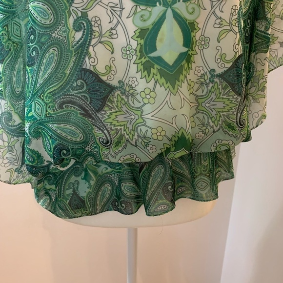 Live and Let live green paisley top, size M - Picture 6 of 7